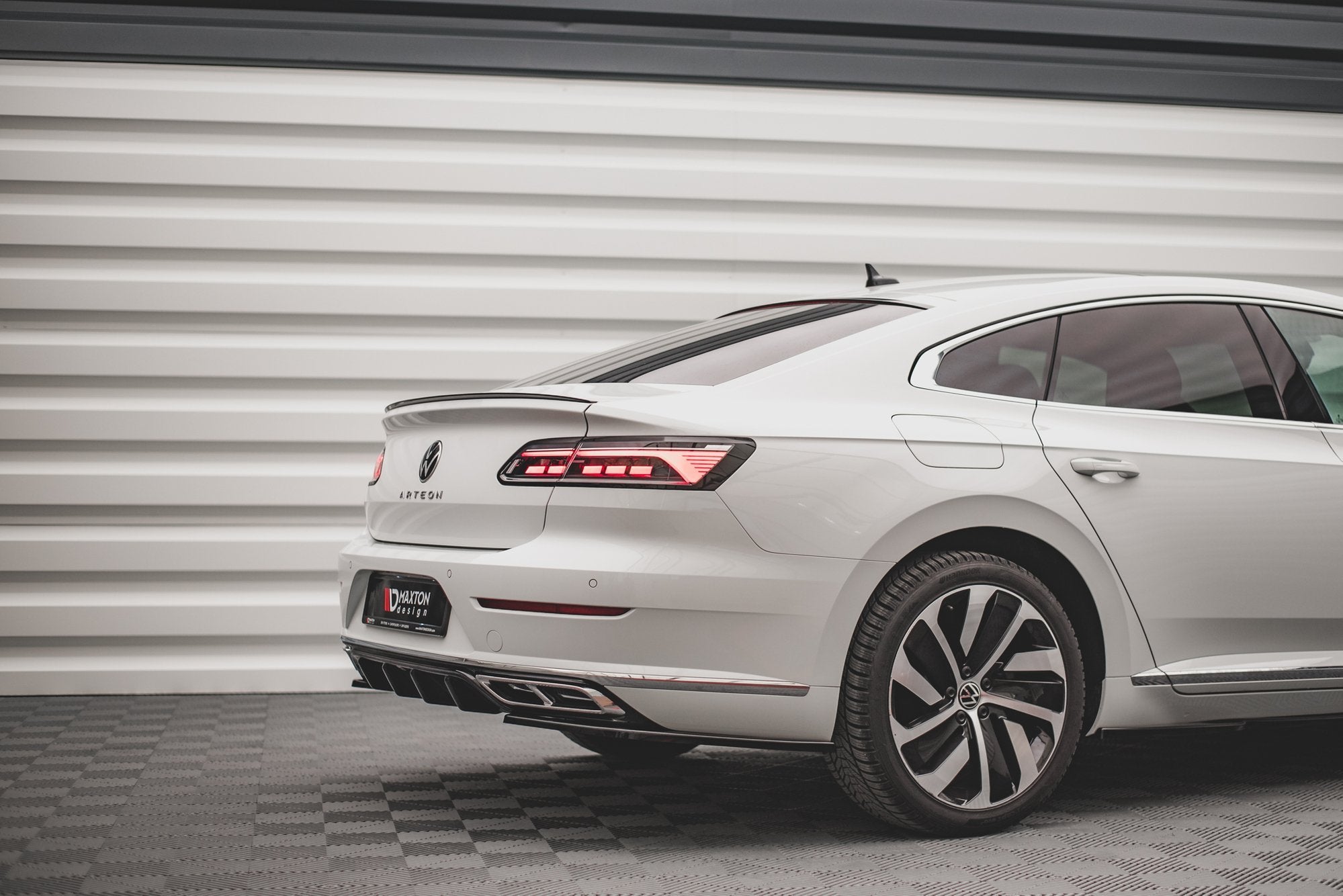 Rear-Side-Splitters-Volkswagen-Arteon-R-Line-Facelift-CL
