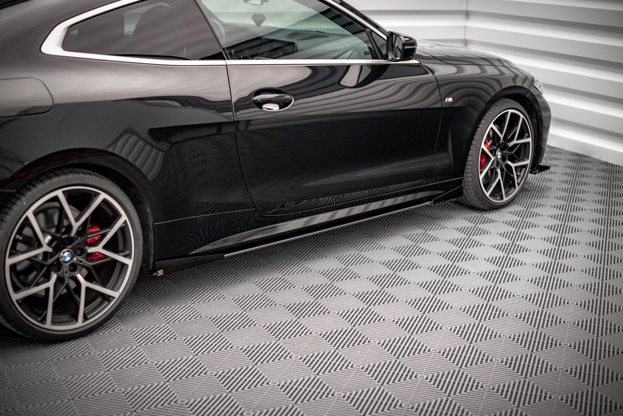 Street-Pro-Side-Skirts-Diffusers-+-Flaps-Bm-4-M-Pack-G22-GB