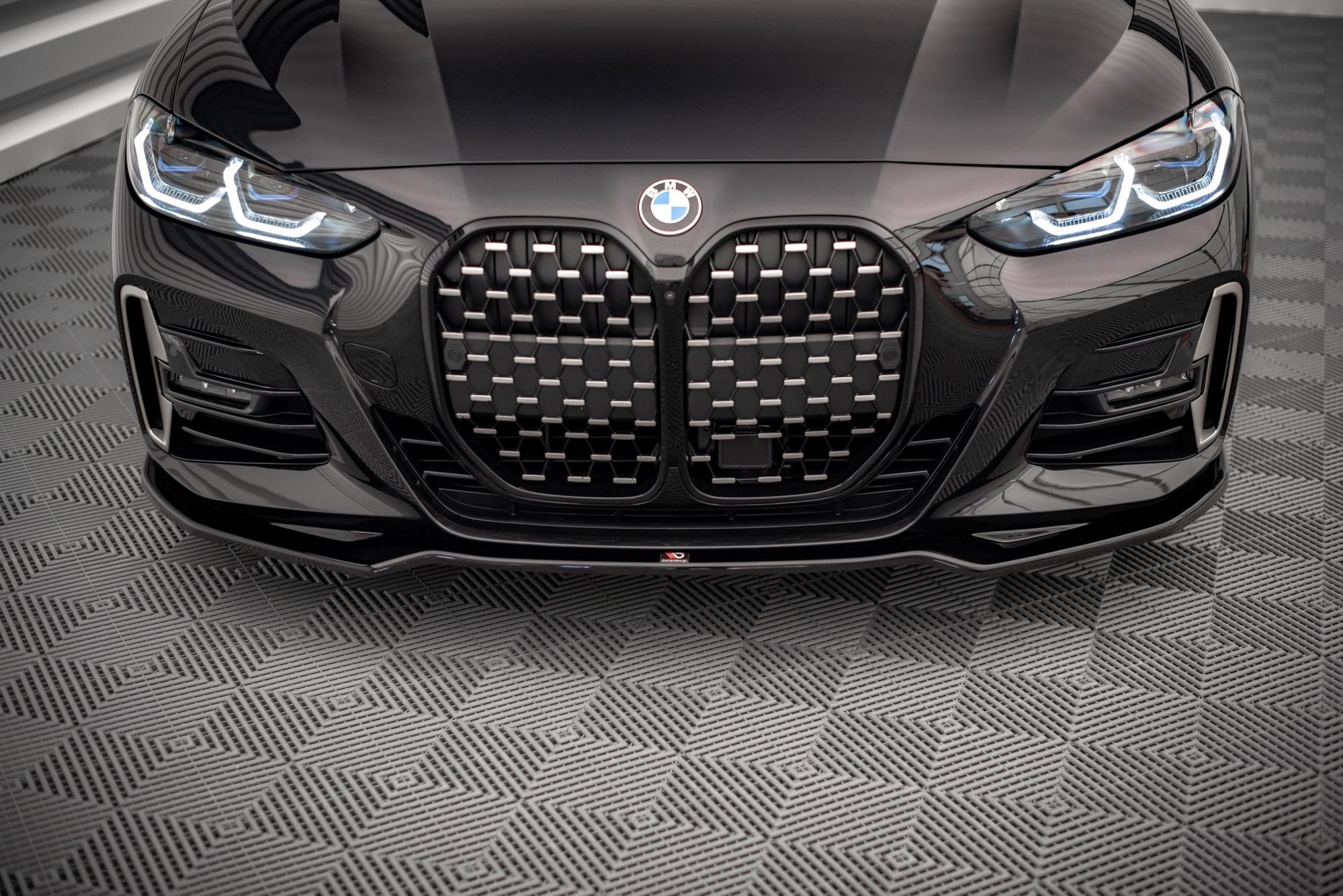Front-Splitter-V.3-BMW-4-M-Pack-G22---Gloss-Black