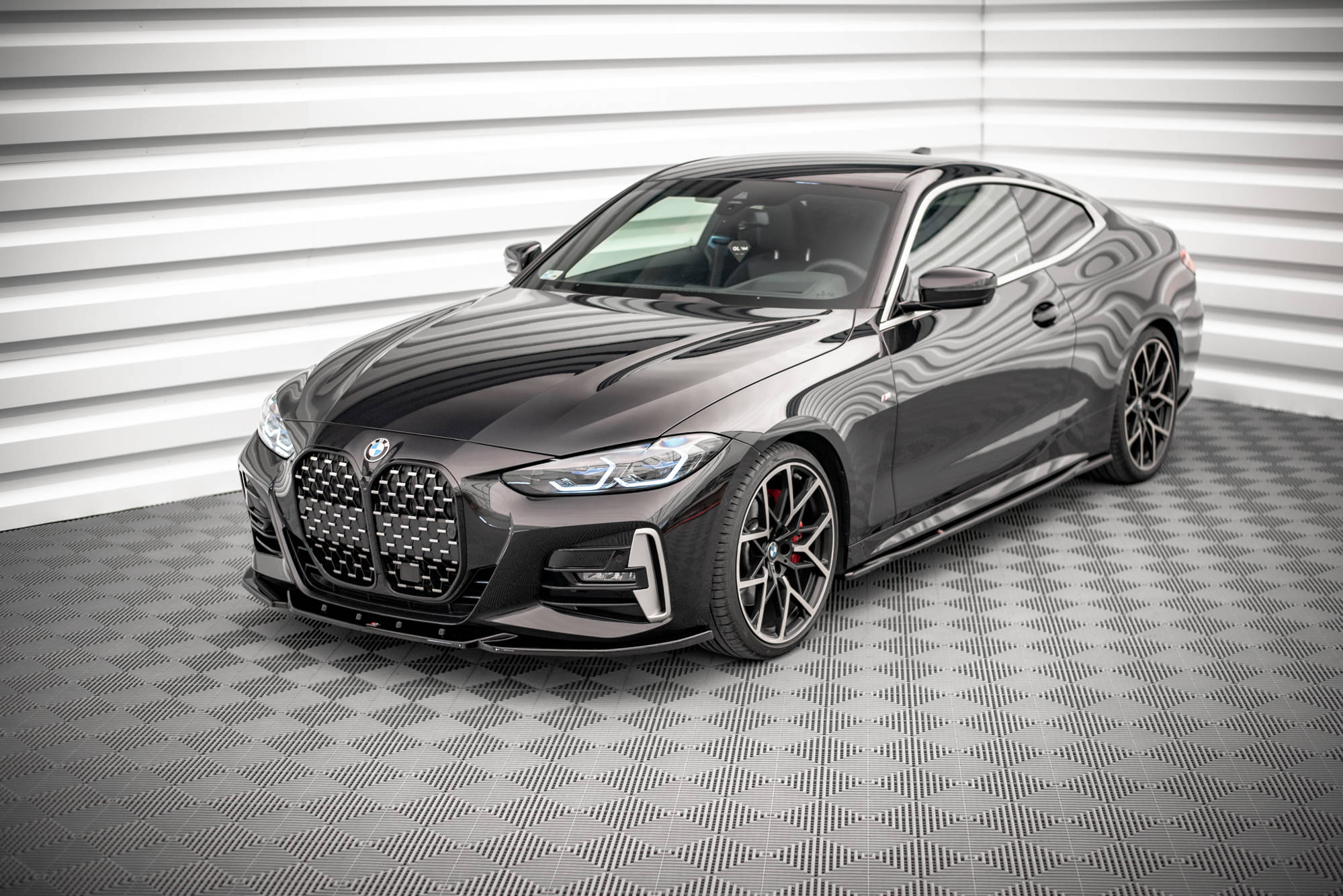 Front-Splitter-V.4-BMW-4-M-Pack-G22---Gloss-Black