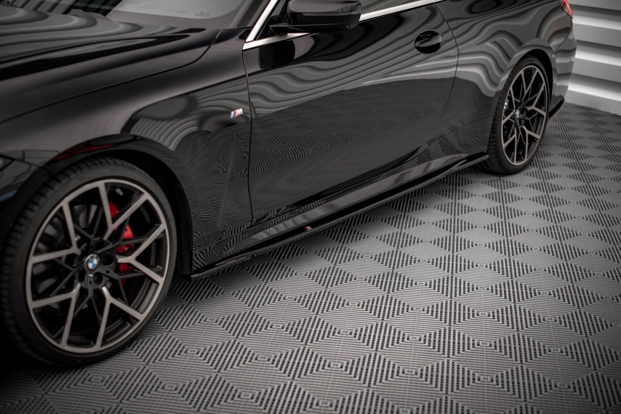 Side-Skirts-Diffusers-V.3-BMW-4-M-Pack-G22---Gloss-Black