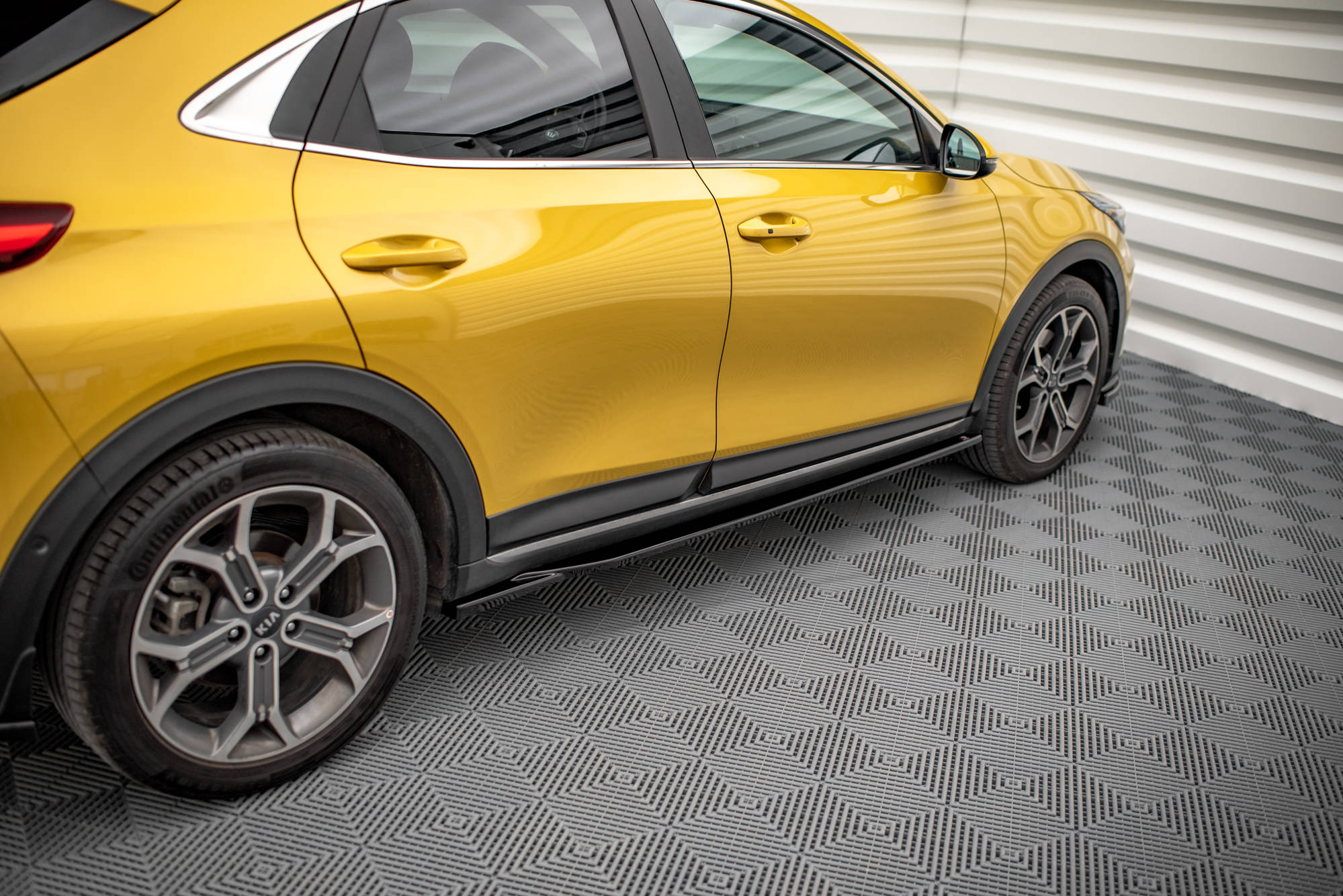 Side-Skirts-Diffusers-Kia-Xceed-MK1---Gloss-Black