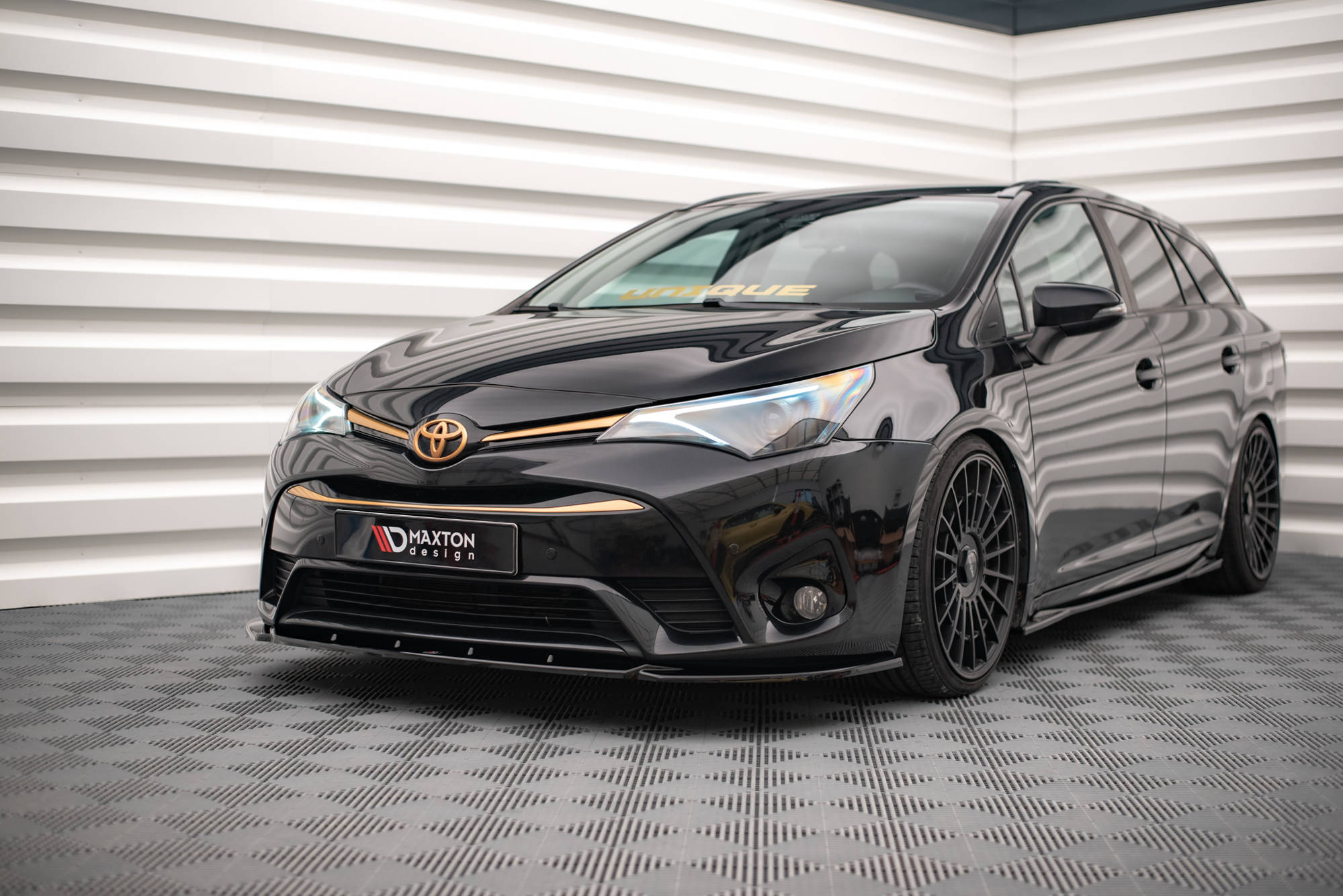 Front-Splitter-V.2-Toyota-Avensis-MK3-Facelift---Gloss-Black