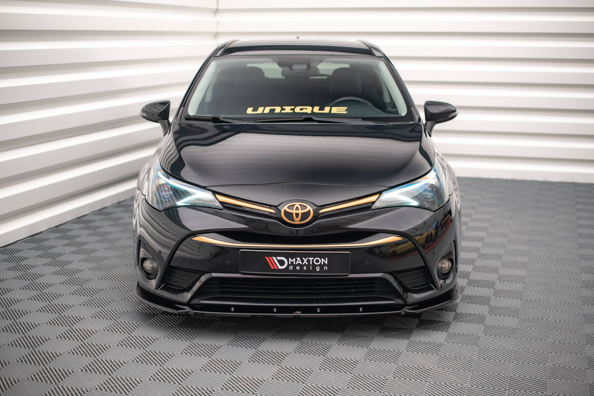 Front-Splitter-V.2-Toyota-Avensis-MK3-Facelift---Gloss-Black