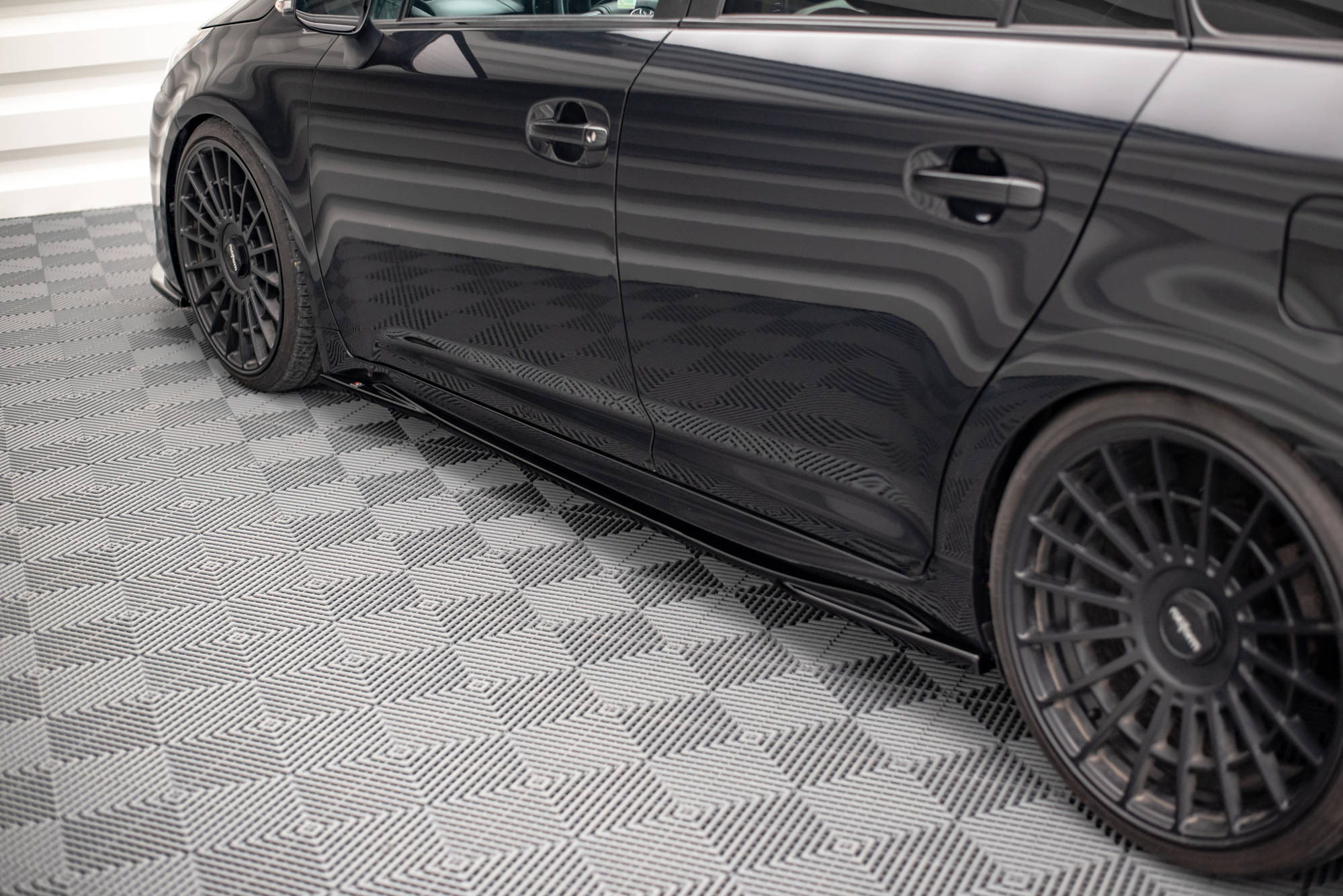 Side-Skirts-Diffusers-Toyota-Avensis-MK3-Facelift-GB