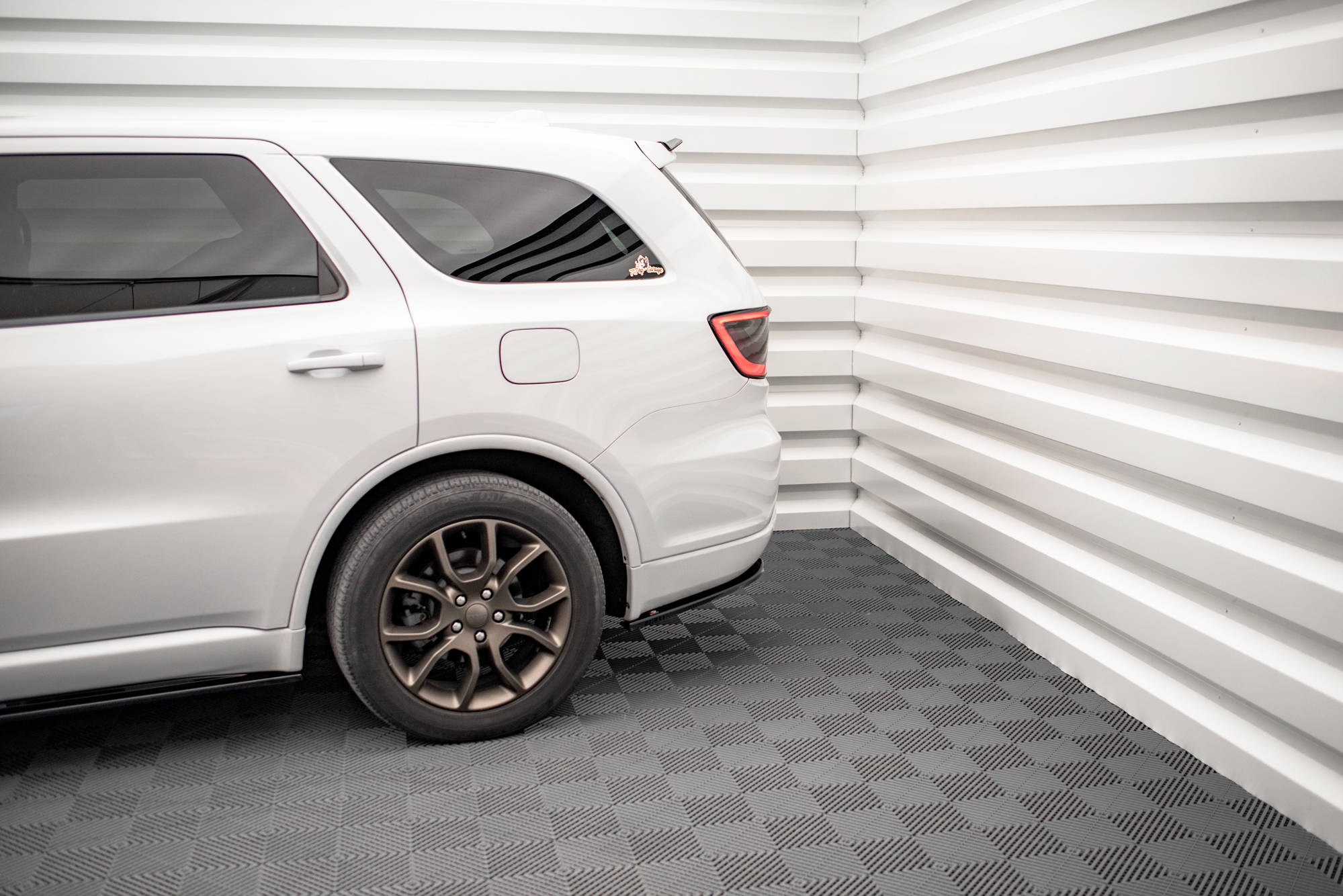 Rear-Side-Splitters-Dodge-Durango-Rt-MK3---Textured