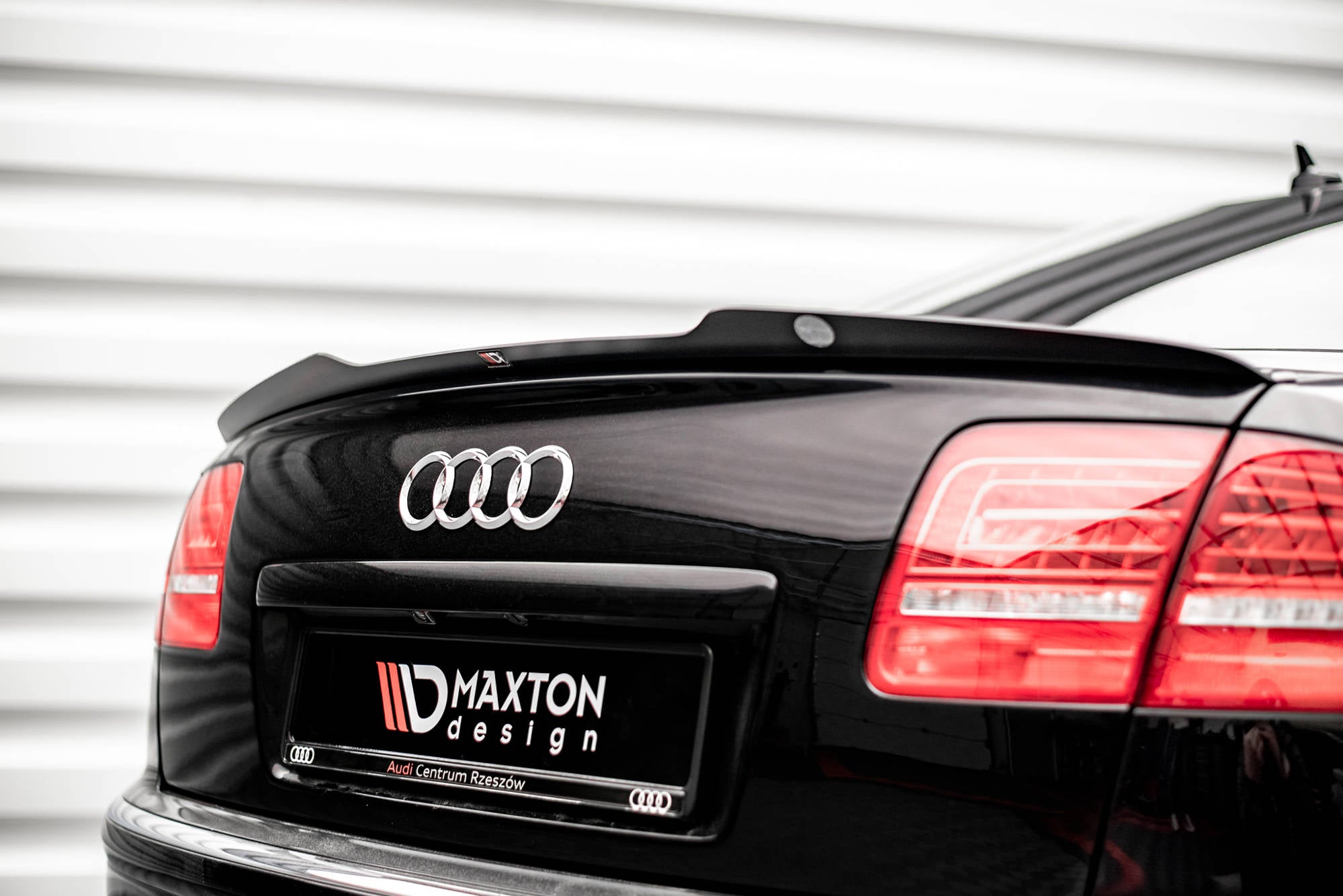 Spoiler-Cap-Audi-S8-D3---Gloss-Black