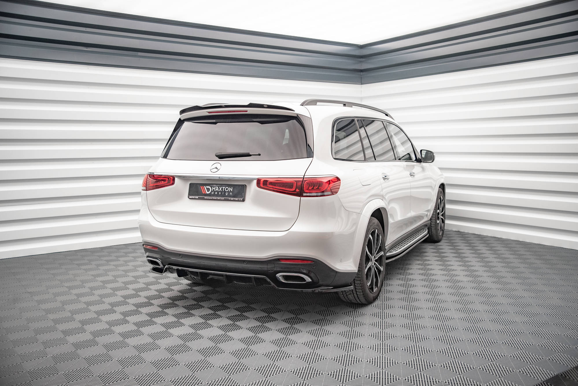 Spoiler-Cap-Mercedes-Benz-Gls-AMG-Line-X167---Gloss-Black