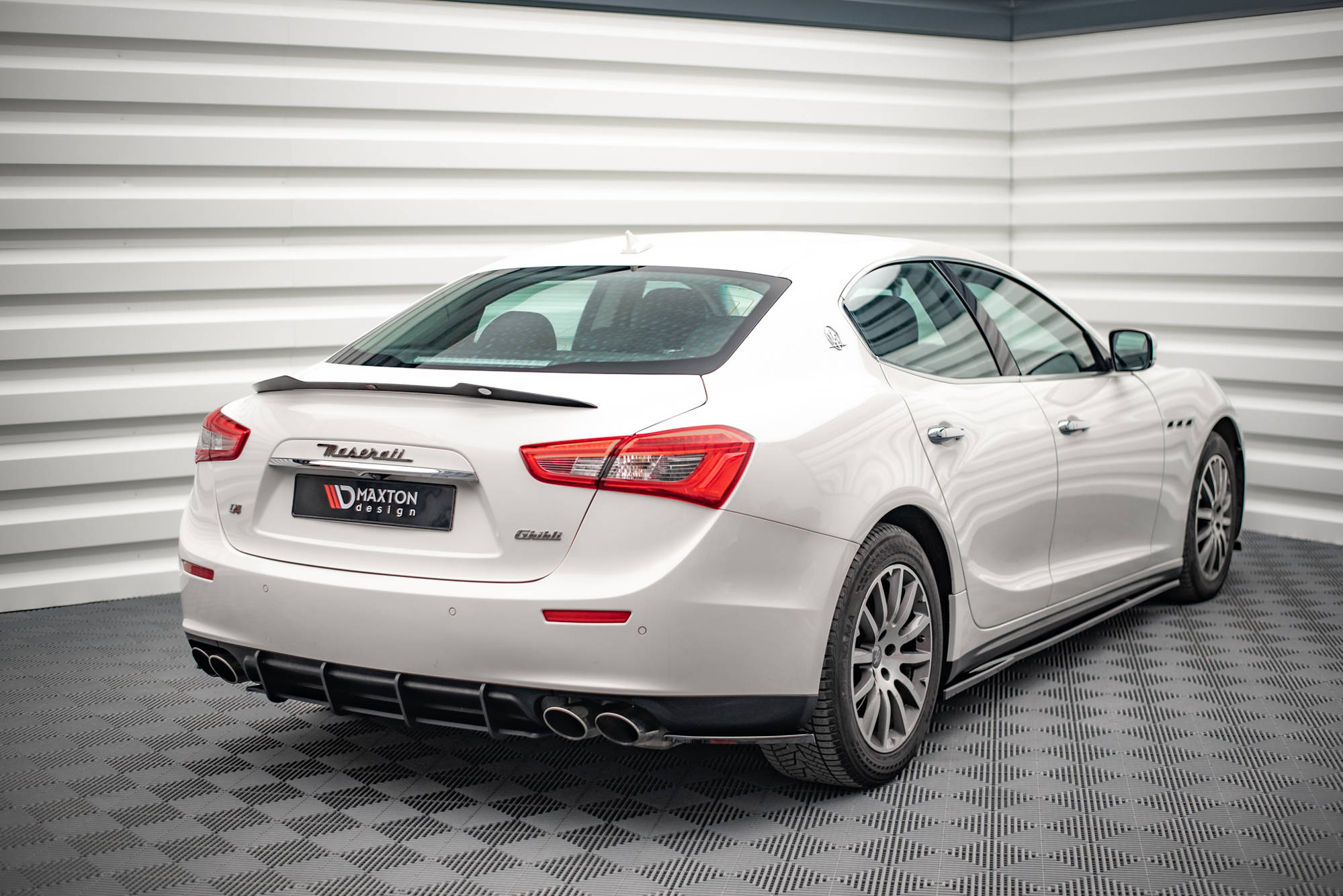 Street-Pro-Rear-Diffuser-Maserati-Ghibli-MK3---Black