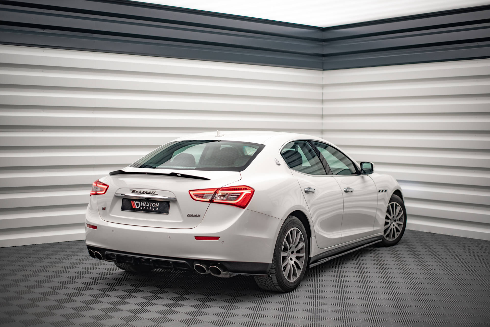 Side-Skirts-Diffusers-Maserati-Ghibli-MK3---Gloss-Black