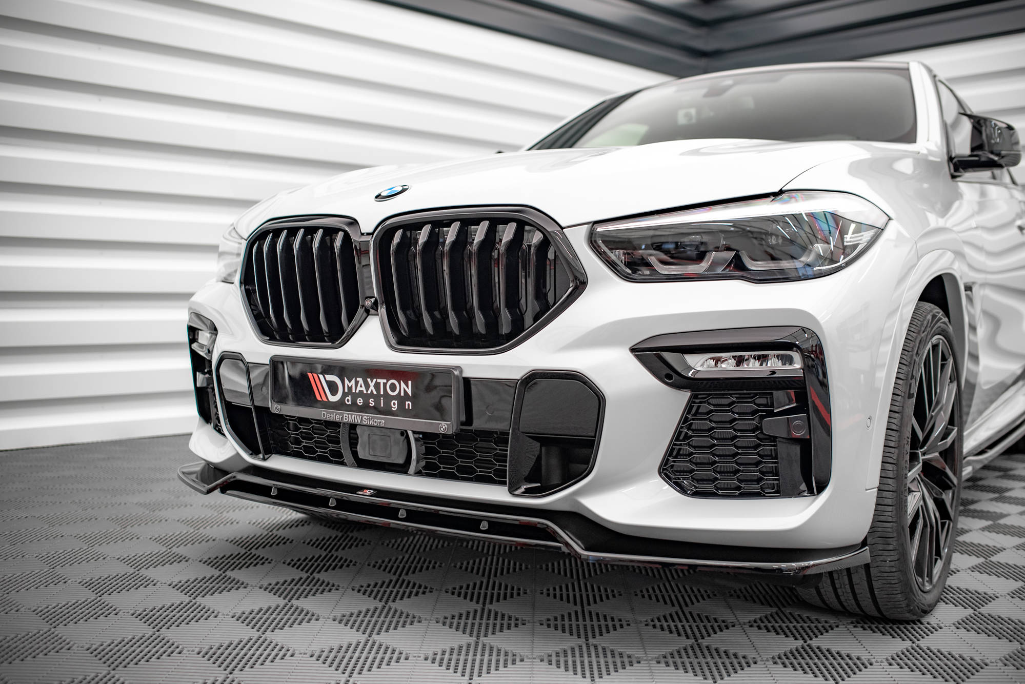 Front-Splitter-V.2-BMW-X6-M-Pack-G06---Gloss-Black