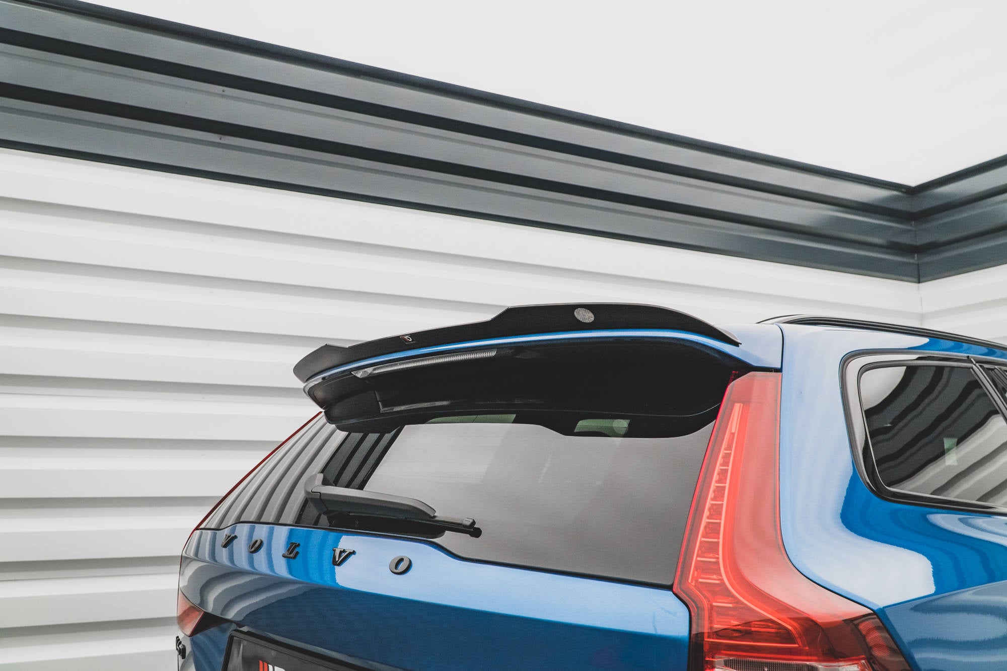 Spoiler-Cap-Volvo-V60-R-Design-MK2---Gloss-Black