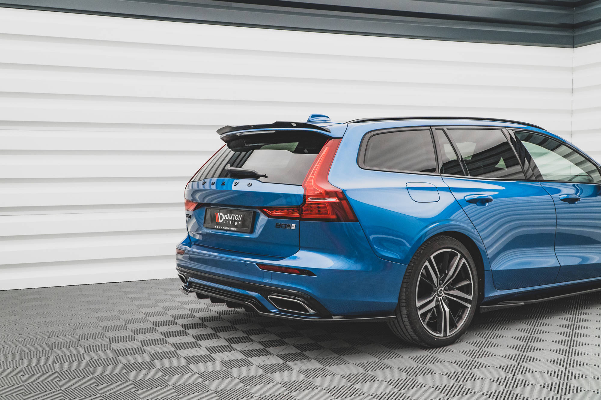 Spoiler-Cap-Volvo-V60-R-Design-MK2---Gloss-Black