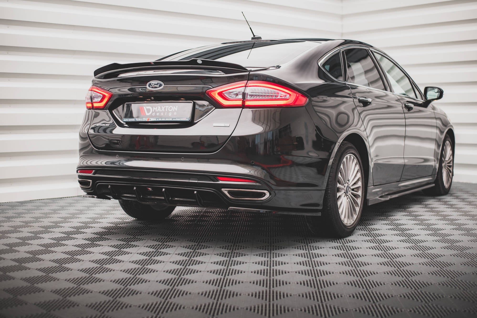 Spoiler-Cap-Ford-Mondeo-MK5---Gloss-Black