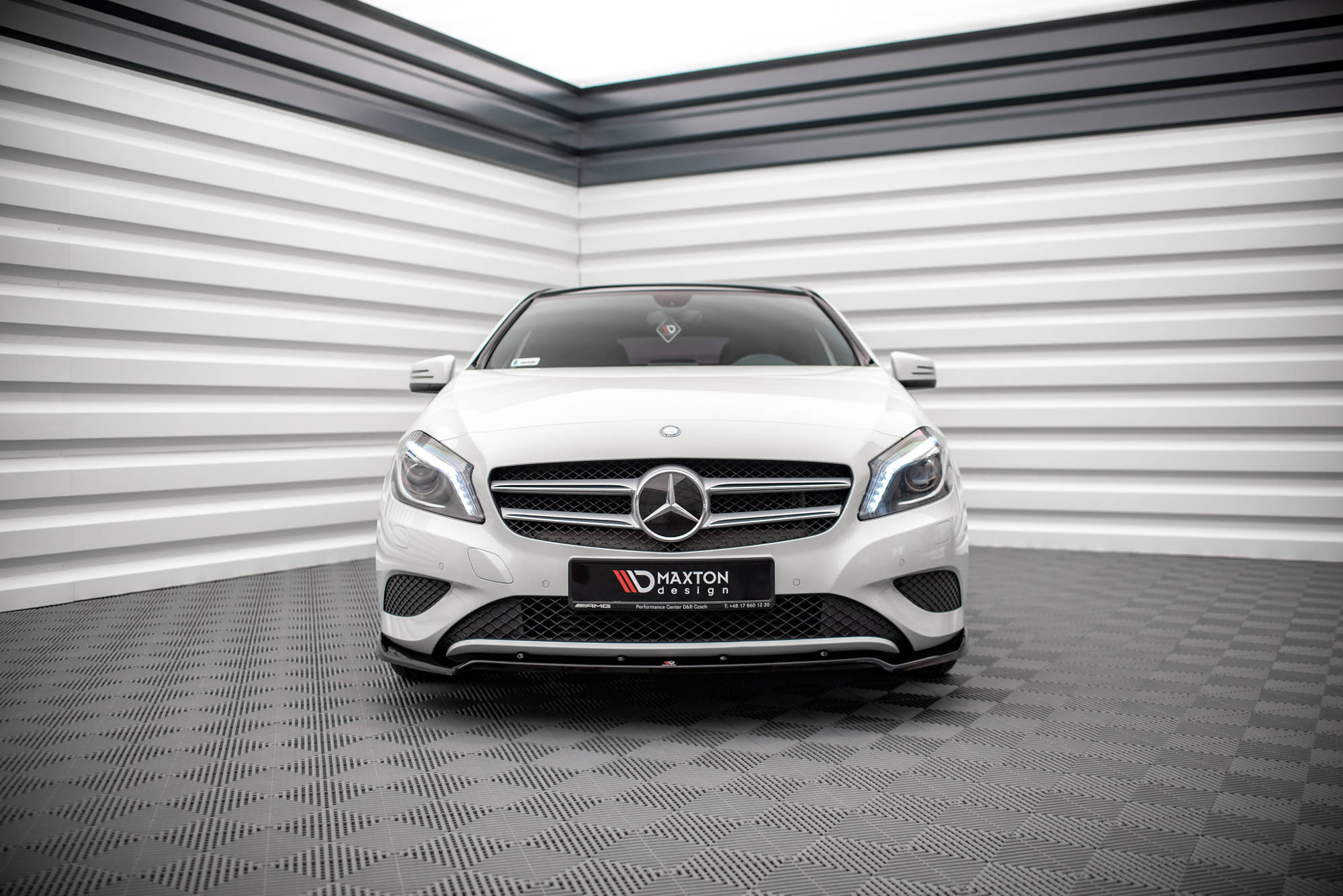 Front-Splitter-V.2-Mercedes-Benz-A-W176---Gloss-Black