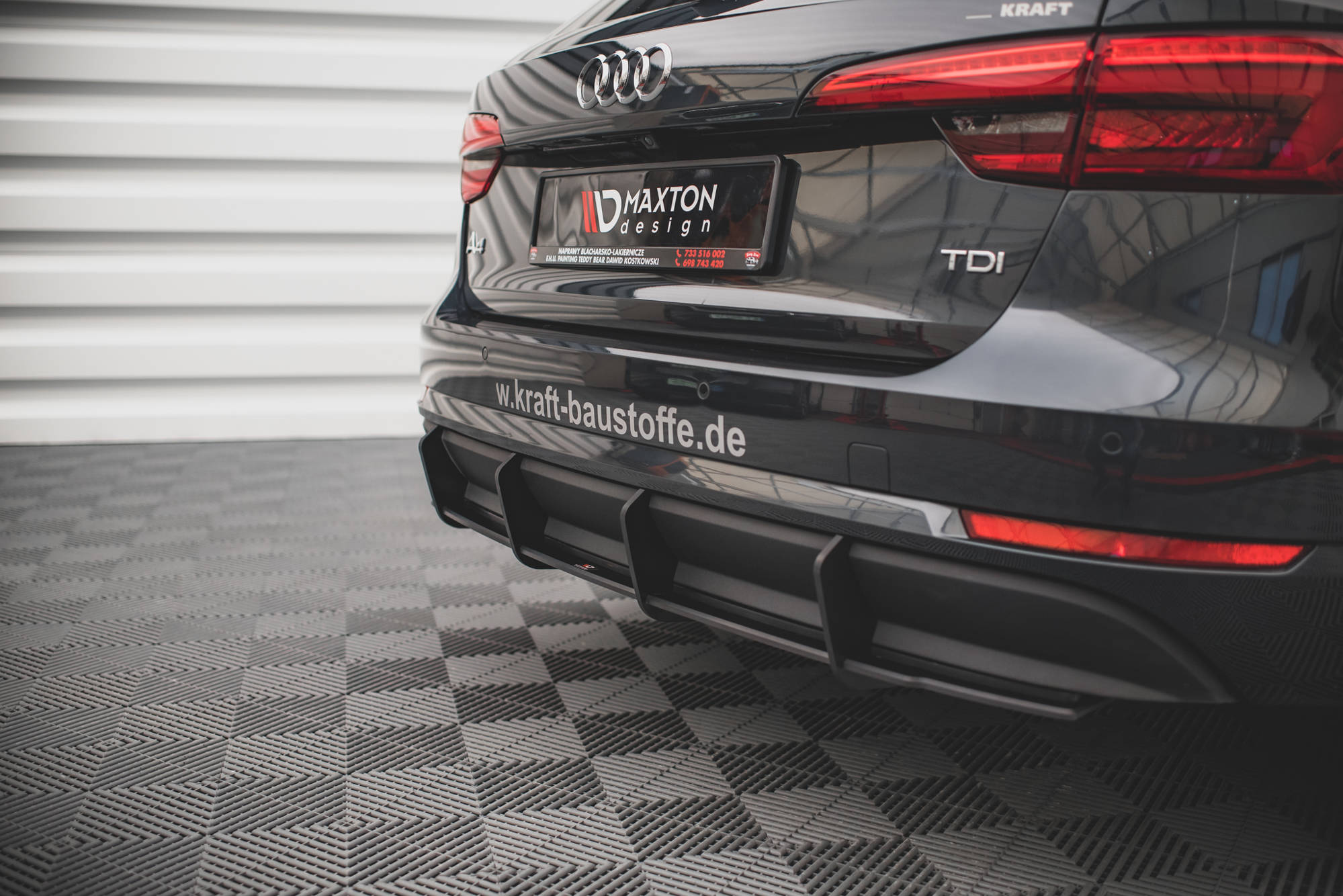 Street-Pro-Rear-Diffuser-Audi-A4-Avant-B9-Red-Line