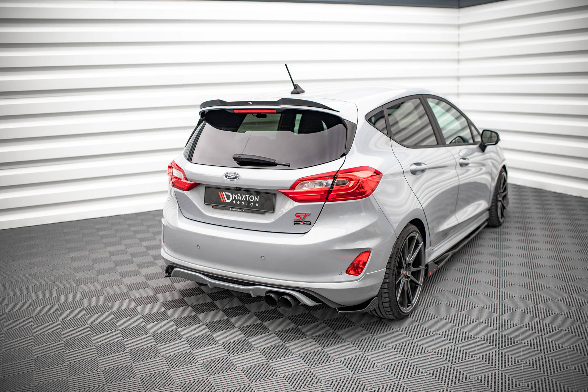 Rear-Side-Splitters-V.1-Ford-Fiesta-ST-MK8---Textured