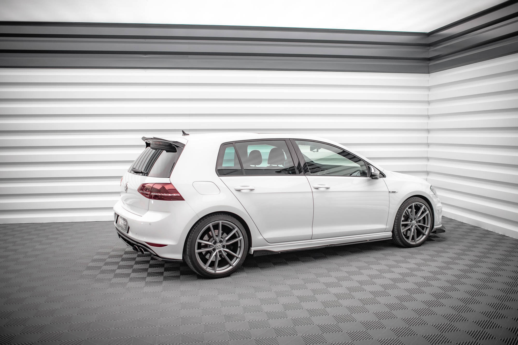 Side-Skirts-Diffusers-V.2-Volkswagen-Golf-R-MK7-GB