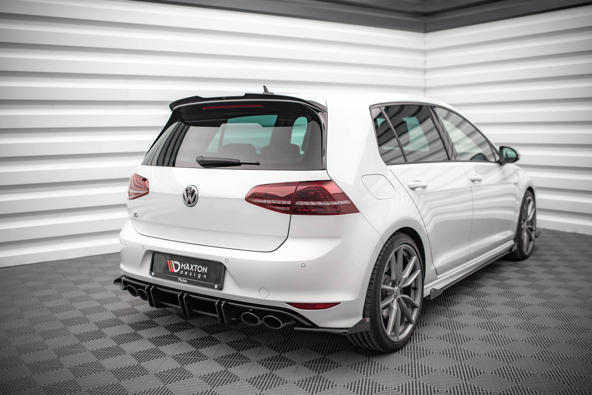 Street-Pro-Rear-Side-Splitters-+-Flaps-Volkswagen-Golf-R-MK7