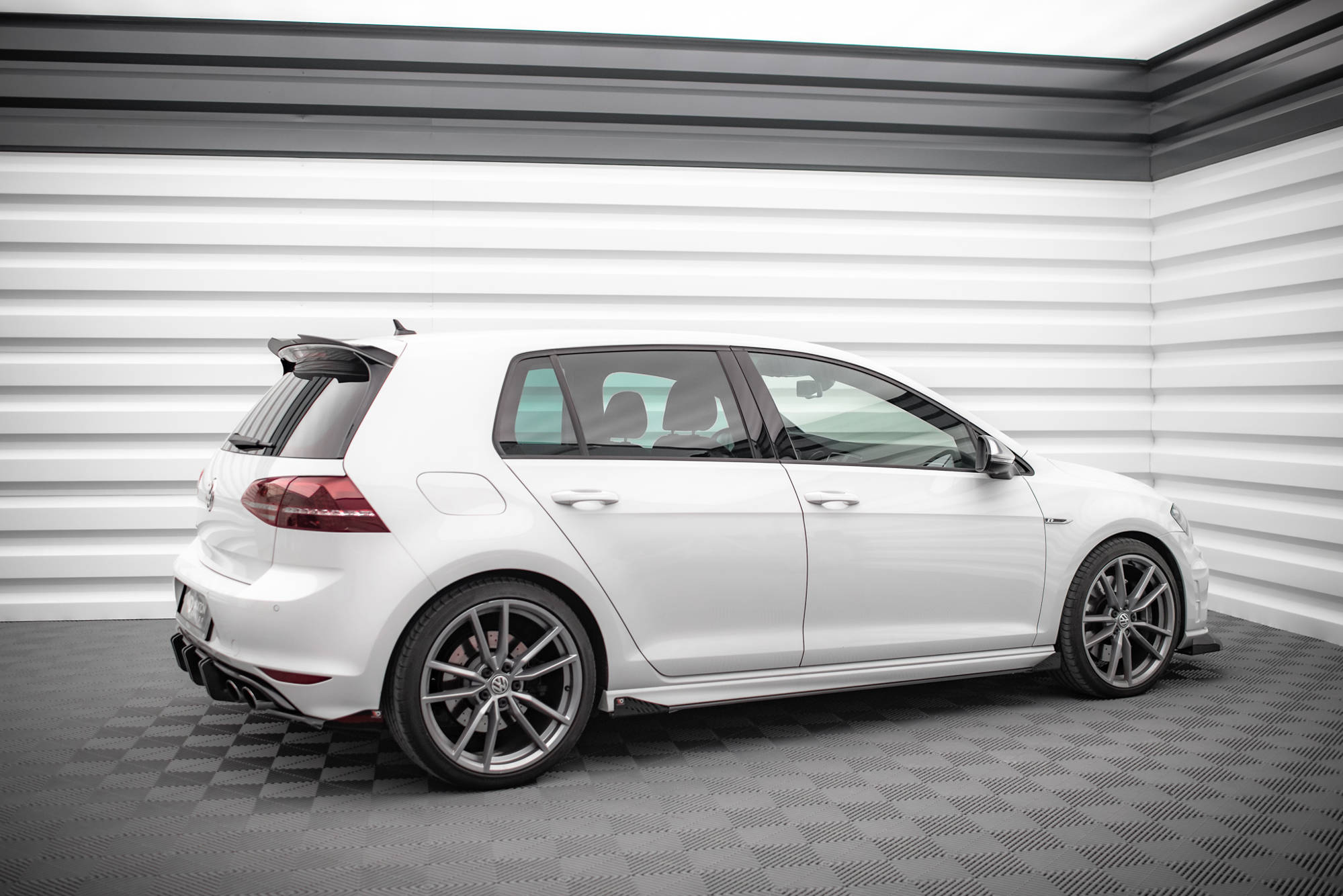 Street-Pro-Side-Skirts-Diffusers+Flaps-Volkswagen-Golf-R-MK7