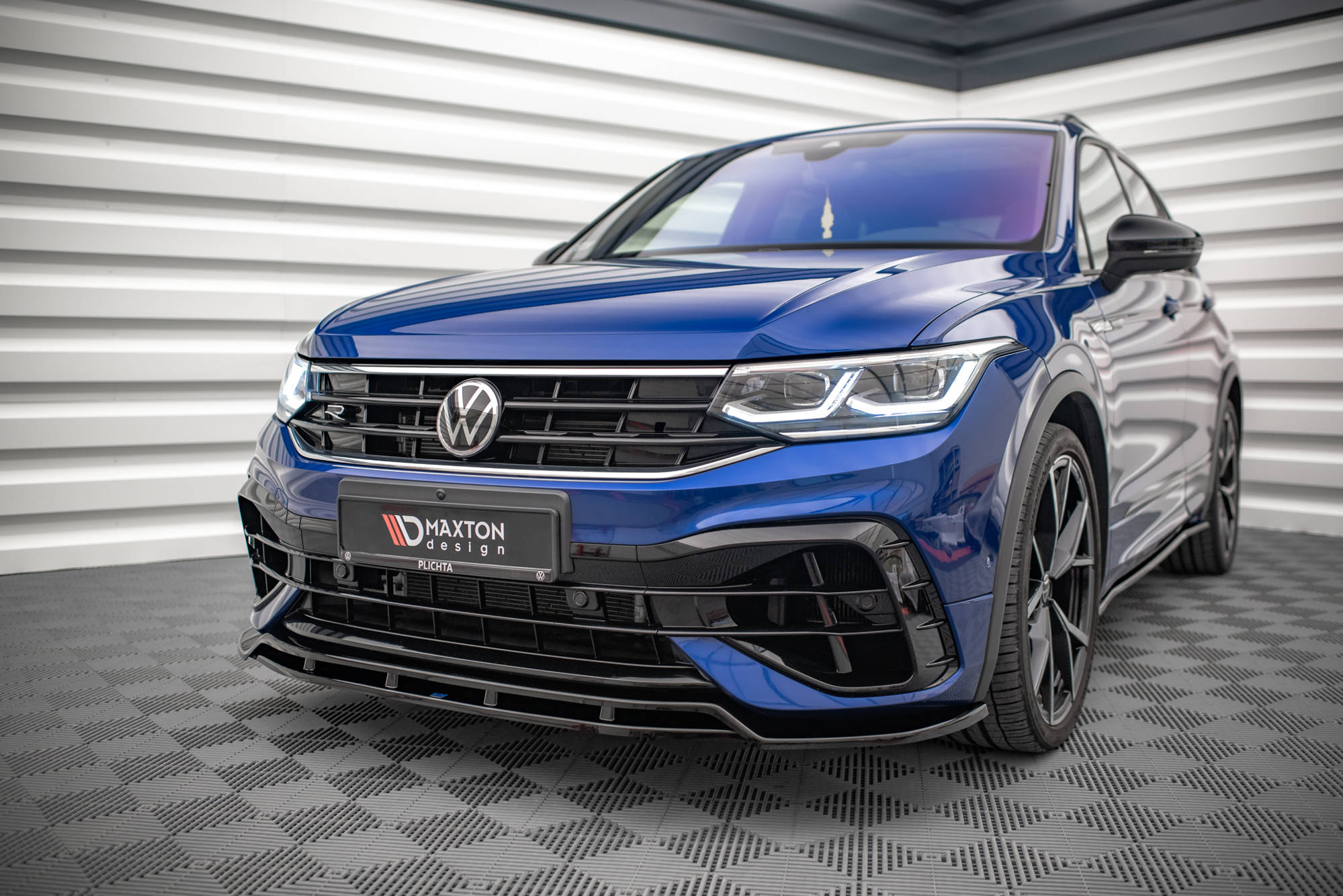 Front-Splitter-V.1-Volkswagen-Tiguan-R-/-R-Line-MK2-Facelift