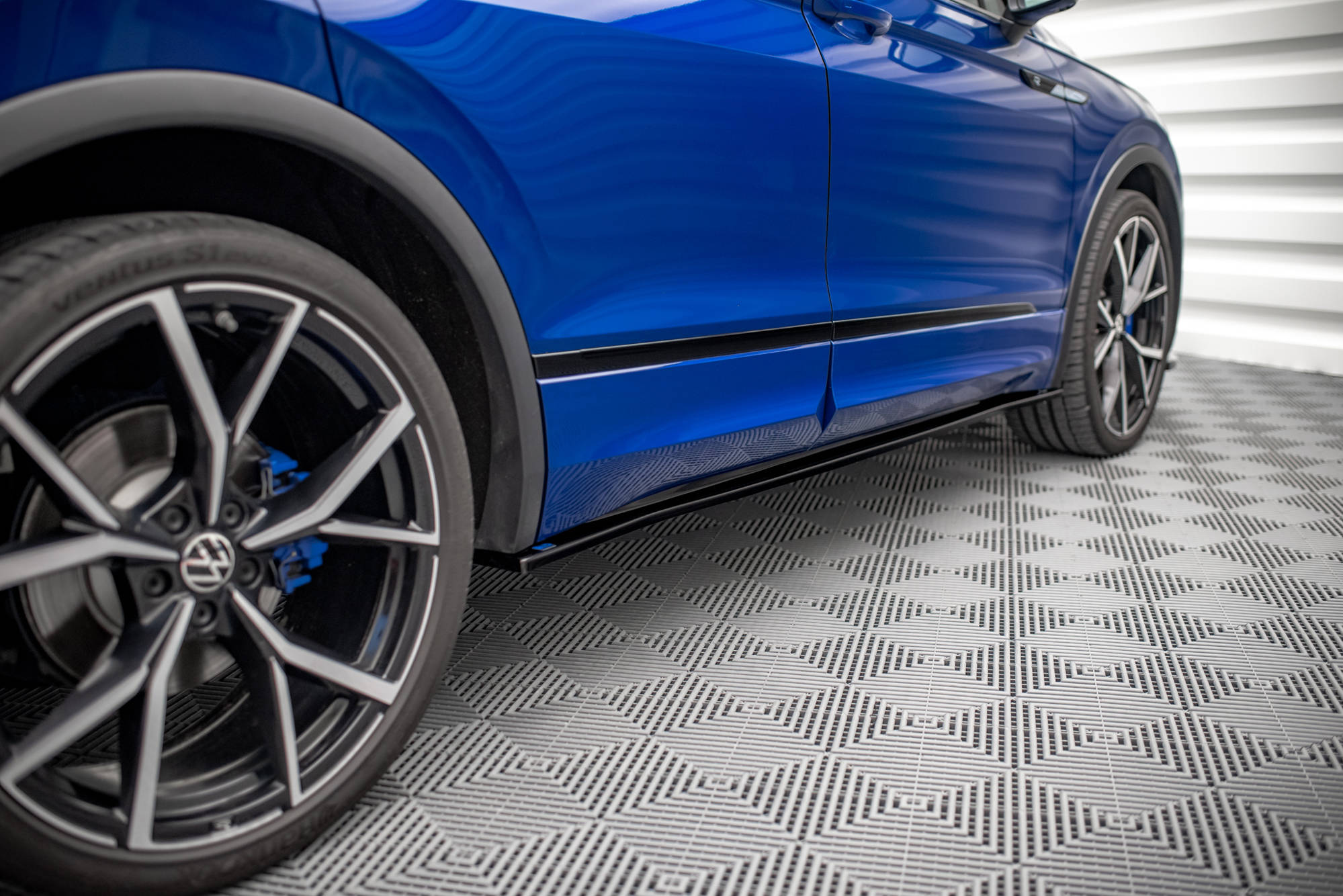 Side-Skirts-Diffusers-Volkswagen-Tiguan-R/R-Line-MK2-Facelif