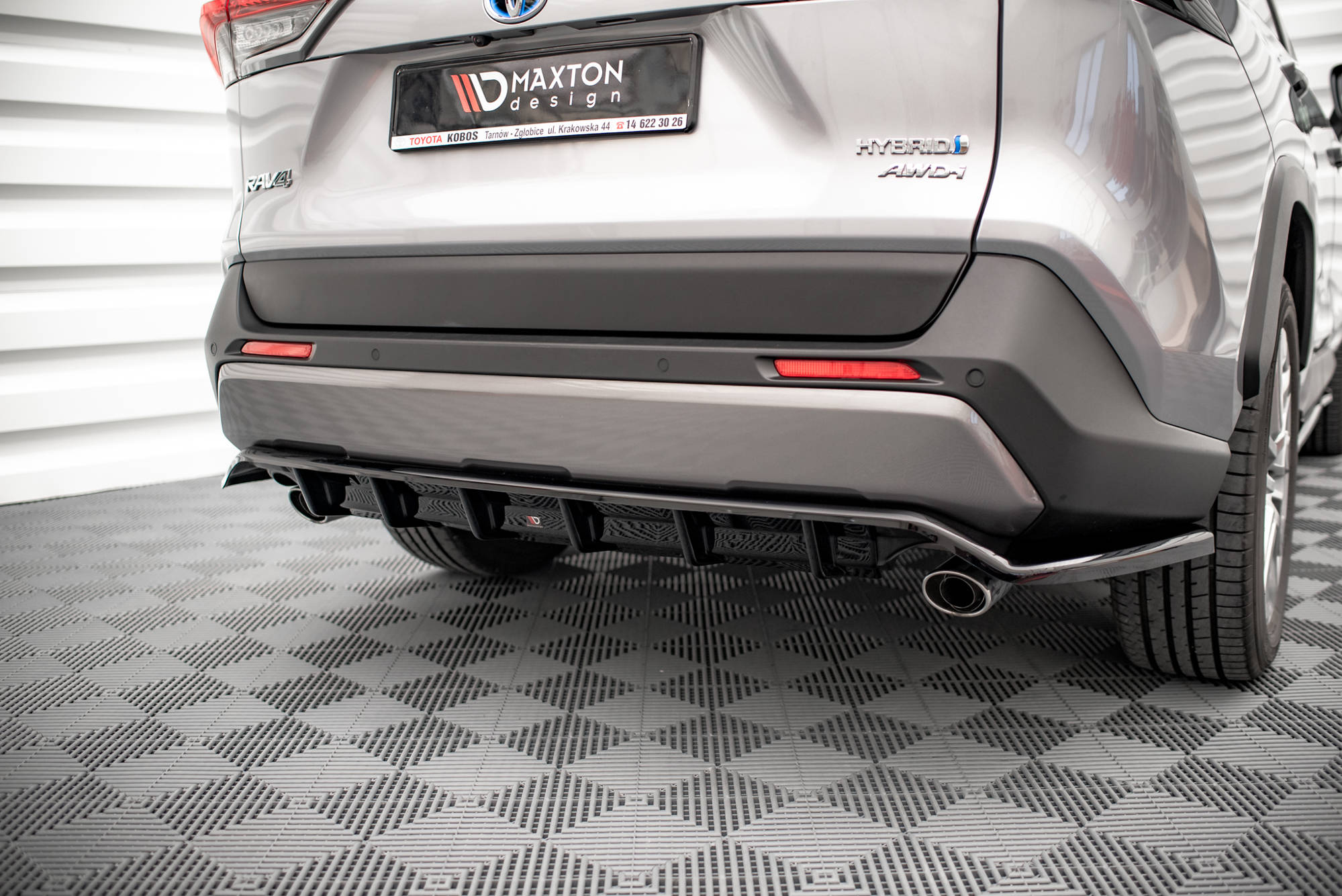 Central-Rear-Splitter-(With-Vertical-Bars)-Toyota-Rav4-MK5-G