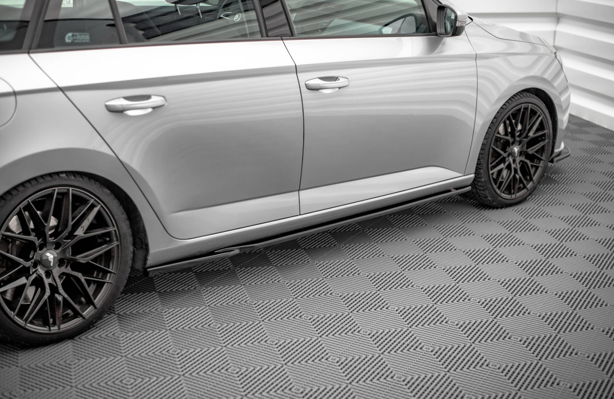 Side-Skirts-Diffusers-Skoda-Fabia-MK3---Gloss-Black
