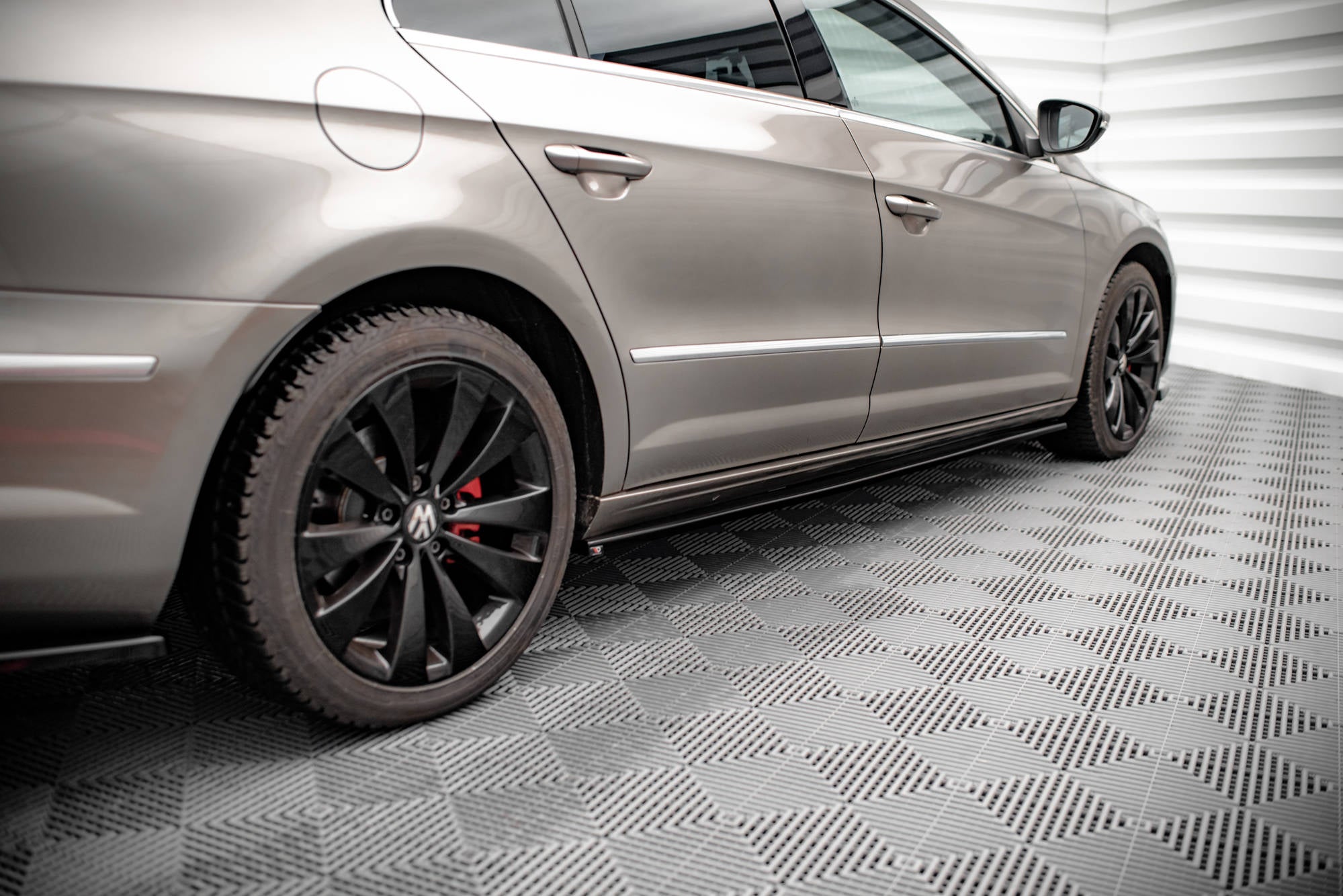 Side-Skirts-Diffusers-V.2-Volkswagen-Passat-CC---Gloss-Black