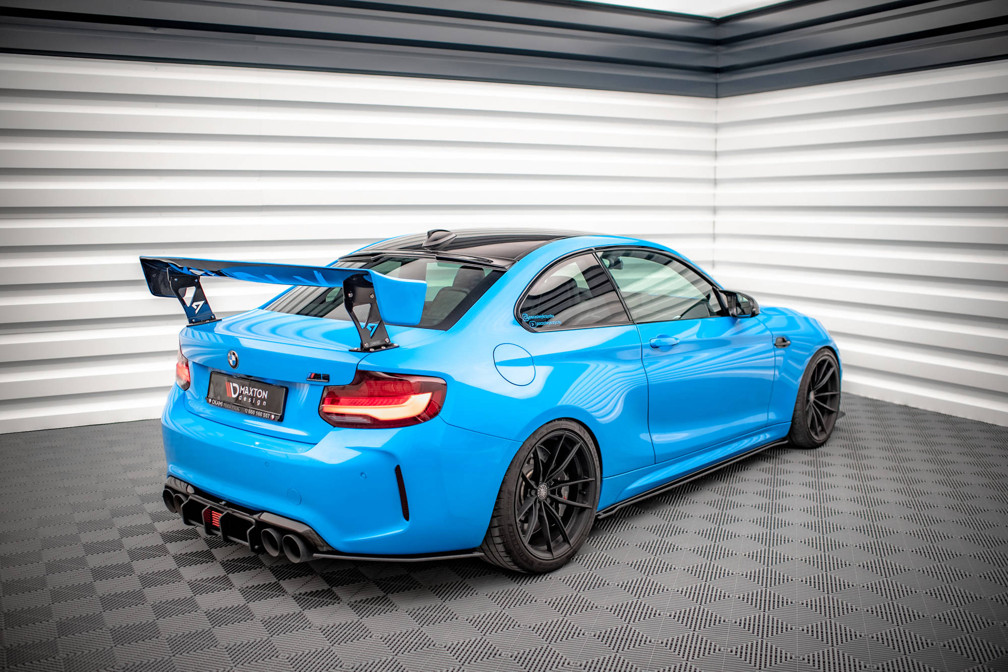 The-Extension-Of-The-Rear-Window-BMW-M2-F87---Gloss-Black