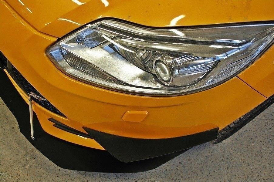 Canards-(Front-Bumper-Wings)-Ford-Focus-ST-MK3