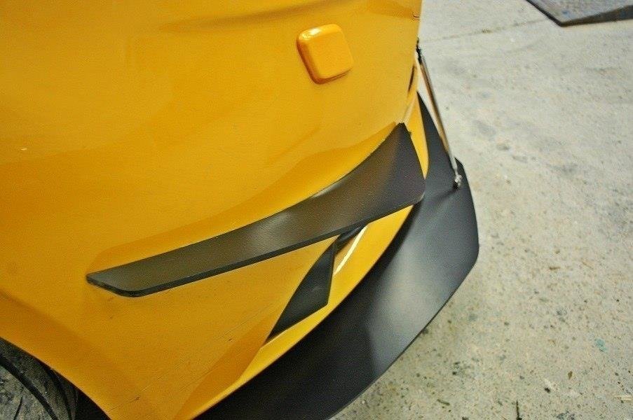 Canards-(Front-Bumper-Wings)-Ford-Focus-ST-MK3