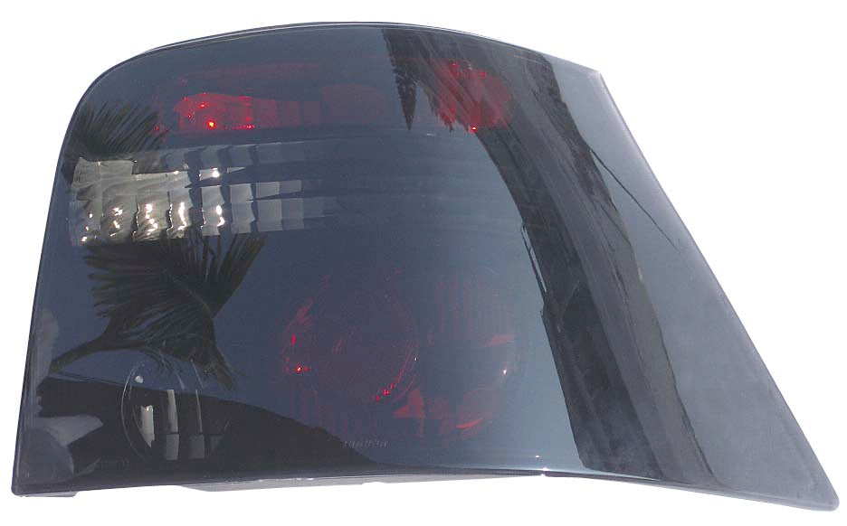 VW-Golf-IV-Smoke/Black-(1xR/2xO)-Taillights