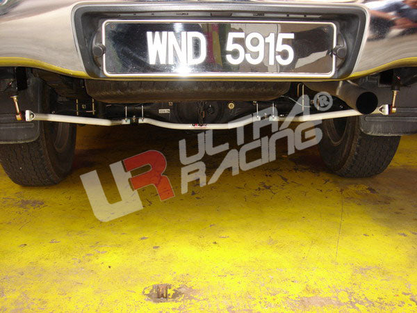 Toyota-Hilux-Vigo-05+-UltraRacing-Rear-Sway-Bar-20mm