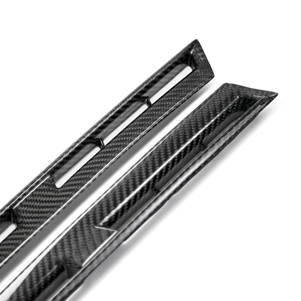 Nissan-GTR-R35-09-16-Seibon-Carbon-Fender-Ducts