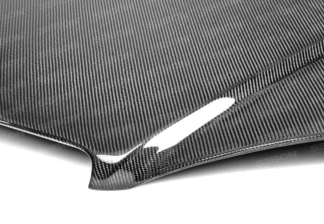 Mercedes-C-Class-07-10-Seibon-OEM-Carbon-Hood