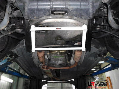 BMW-E53-X5-4.4-99-06-UltraRacing-4-Point-Front-H-Brace