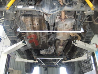 SsangYong-Rexton-06-10-UltraRacing-2-Point-Rear-Lower-Tiebar