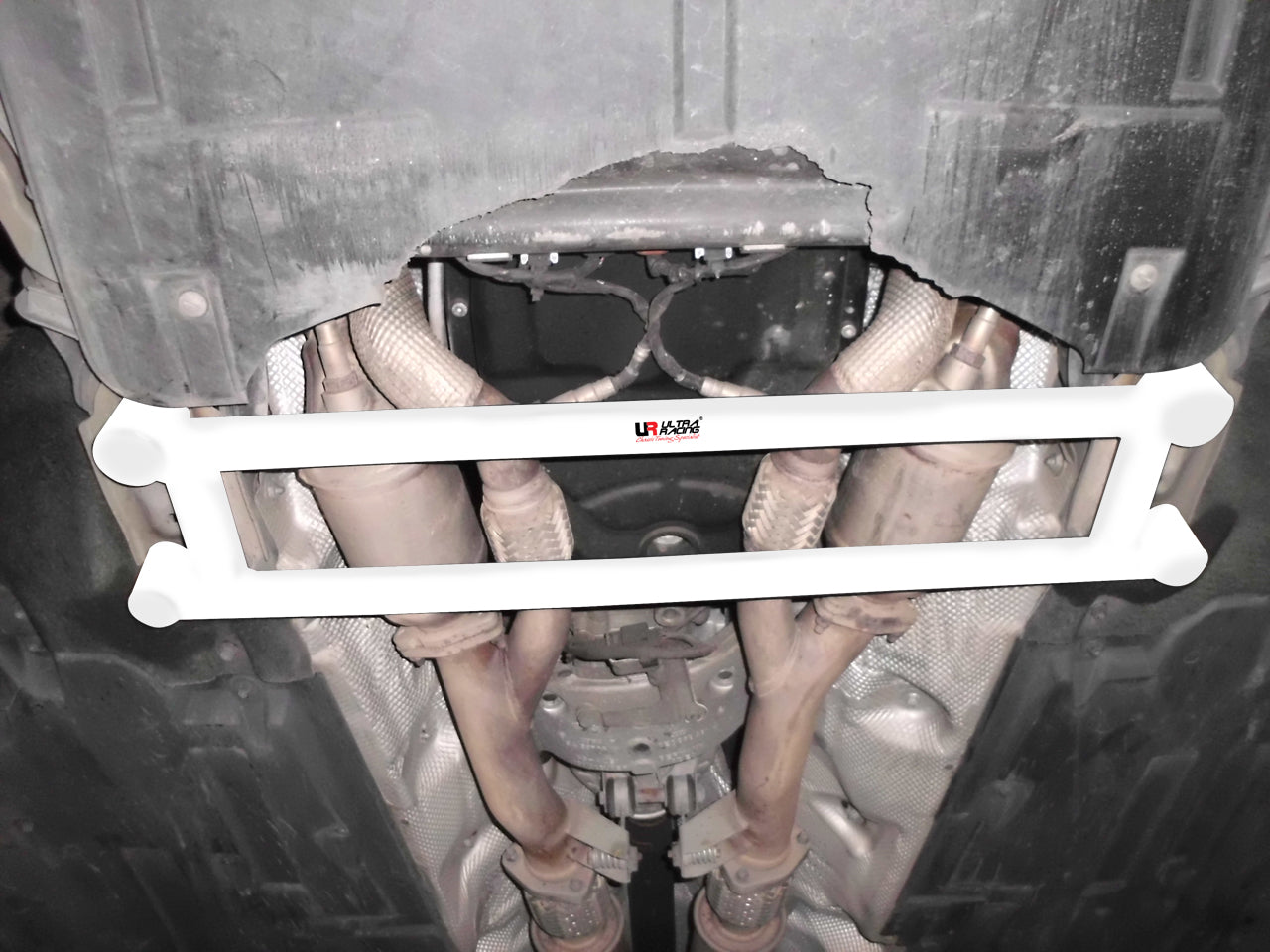 Audi-A8/S8-03-10-D3-UltraRacing-4P-Front-Lower-Brace-1874