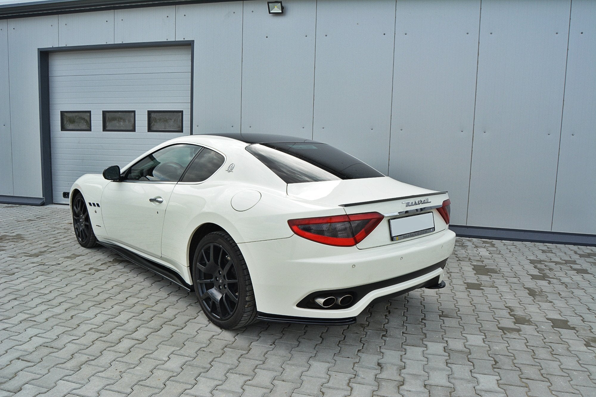 Side-Skirts-Diffusers-Maserati-Granturismo-2007-2011-T