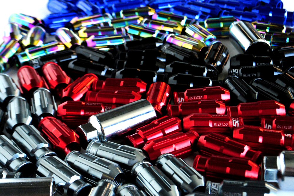 SIX-Lightweight-ALU7075-Lug-Nuts-12x1.25-NeoChrome-AntiTheft