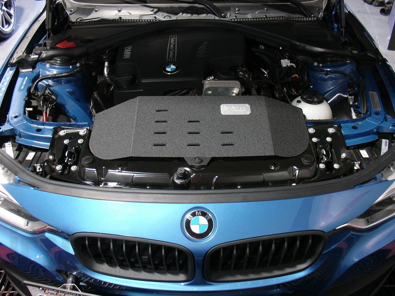 BMW-3-F30-328i-12+-2.0L-Turbo-Air-Intake-System-P-[INJEN]