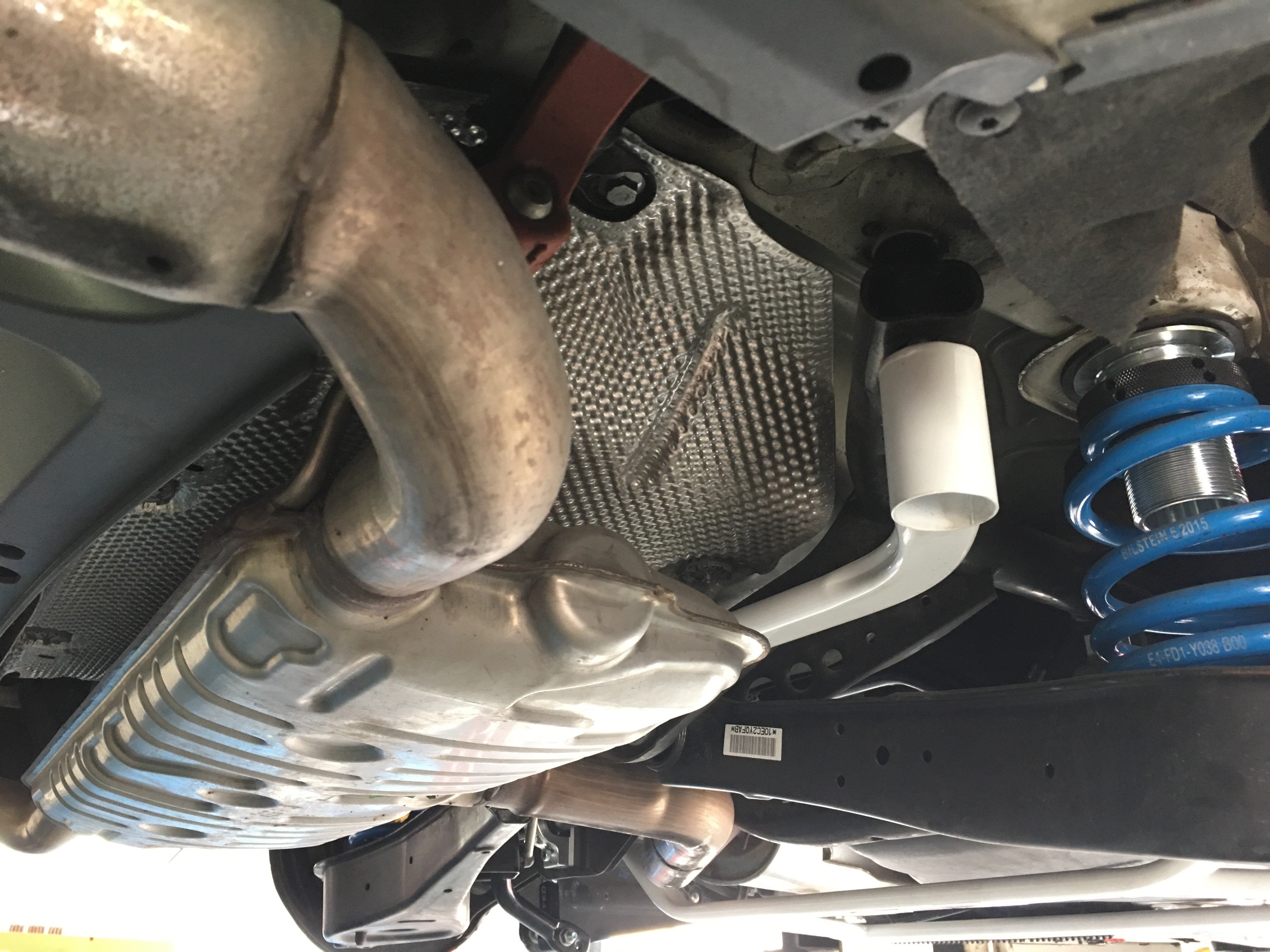 VW-Golf-5/6-(incl-GTI)-UltraRacing-Rear-Torsion-Bar-329