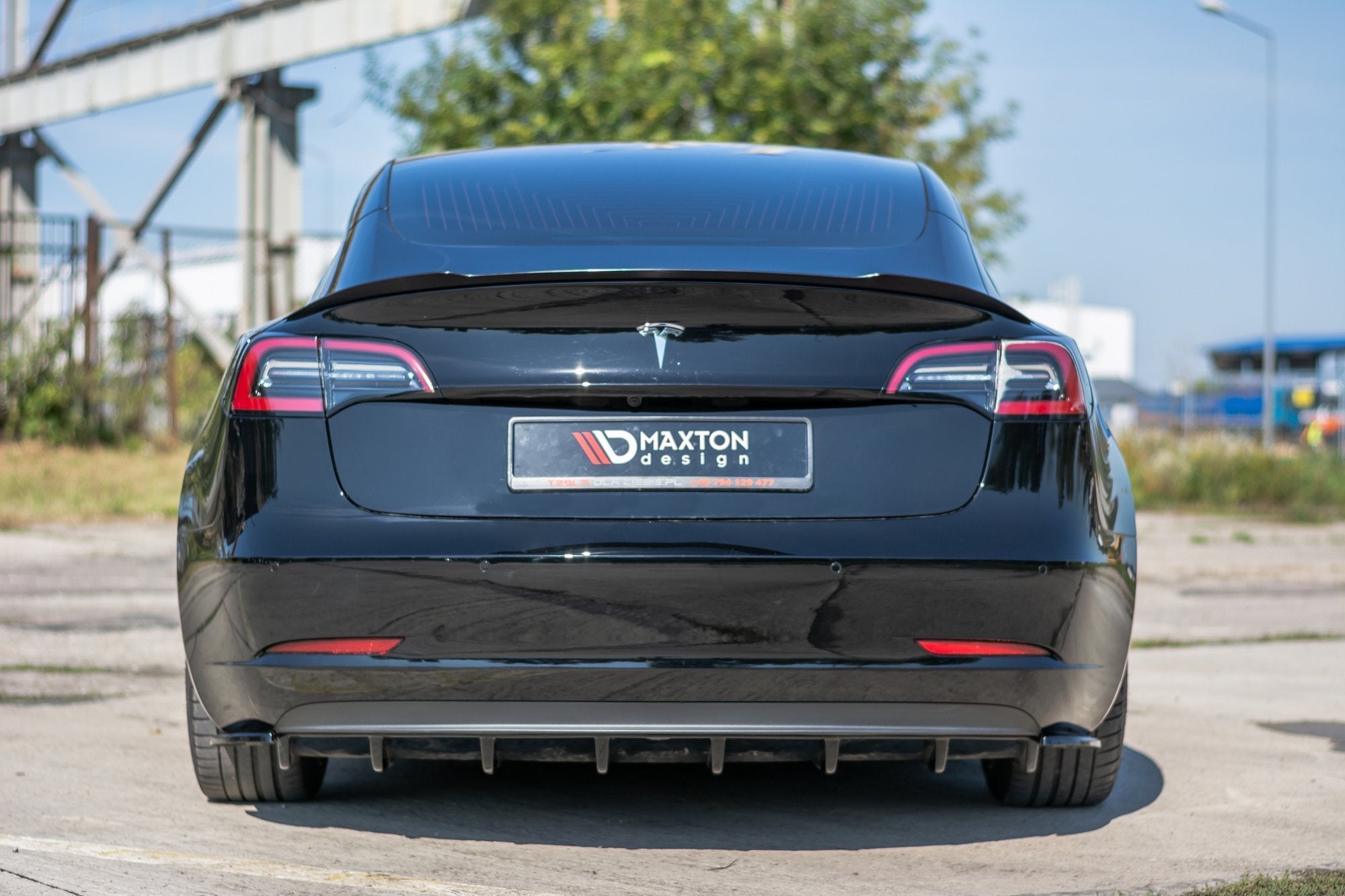 Tesla-Model-3-2017+-Rear-Bumper-Diffusor-CarbonLook-Maxton