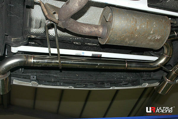 BMW-4-GT-F36-13-15-UltraRacing-Rear-Torsion-Bar