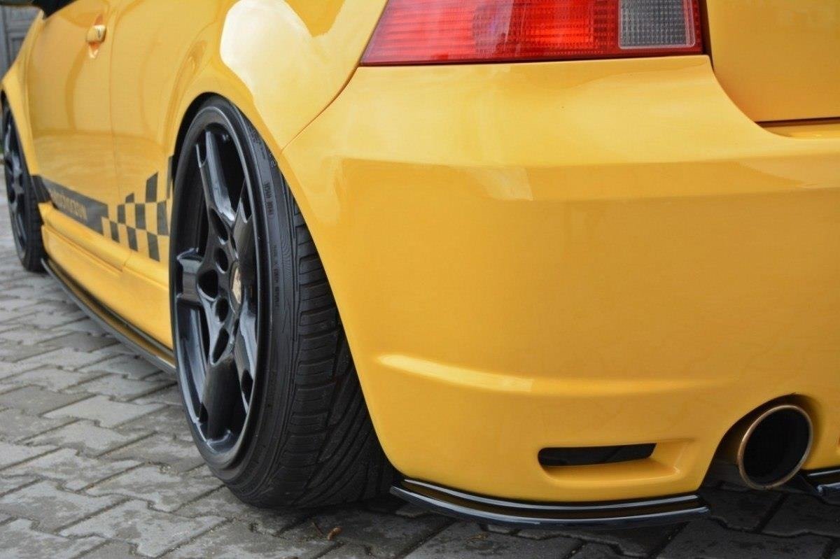 Side-Skirts-Diffusers-VW-Golf-Iv-R32---Gloss-Black