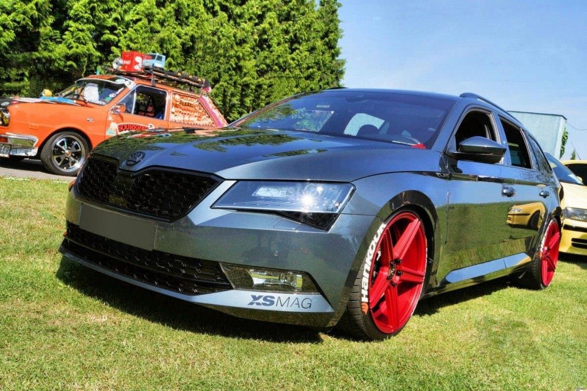 Mirror-Shell-Covers-Skoda-Superb-MK3-/-MK3-FL-[Dark-Chrome]-