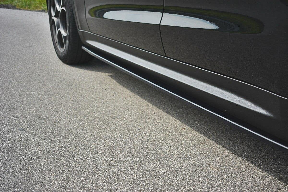 Side-Skirts-Diffusers-Alfa-Romeo-Stelvio---Textured