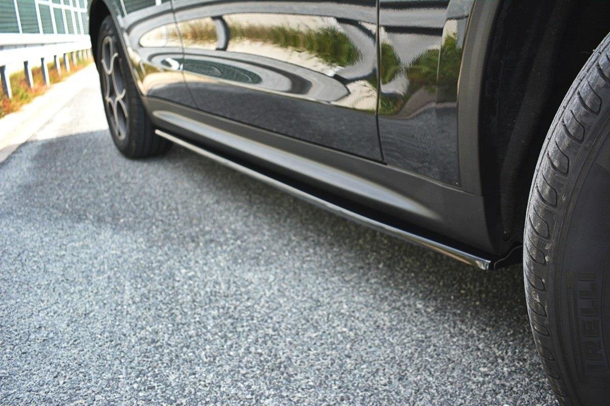 Side-Skirts-Diffusers-Alfa-Romeo-Stelvio---Textured