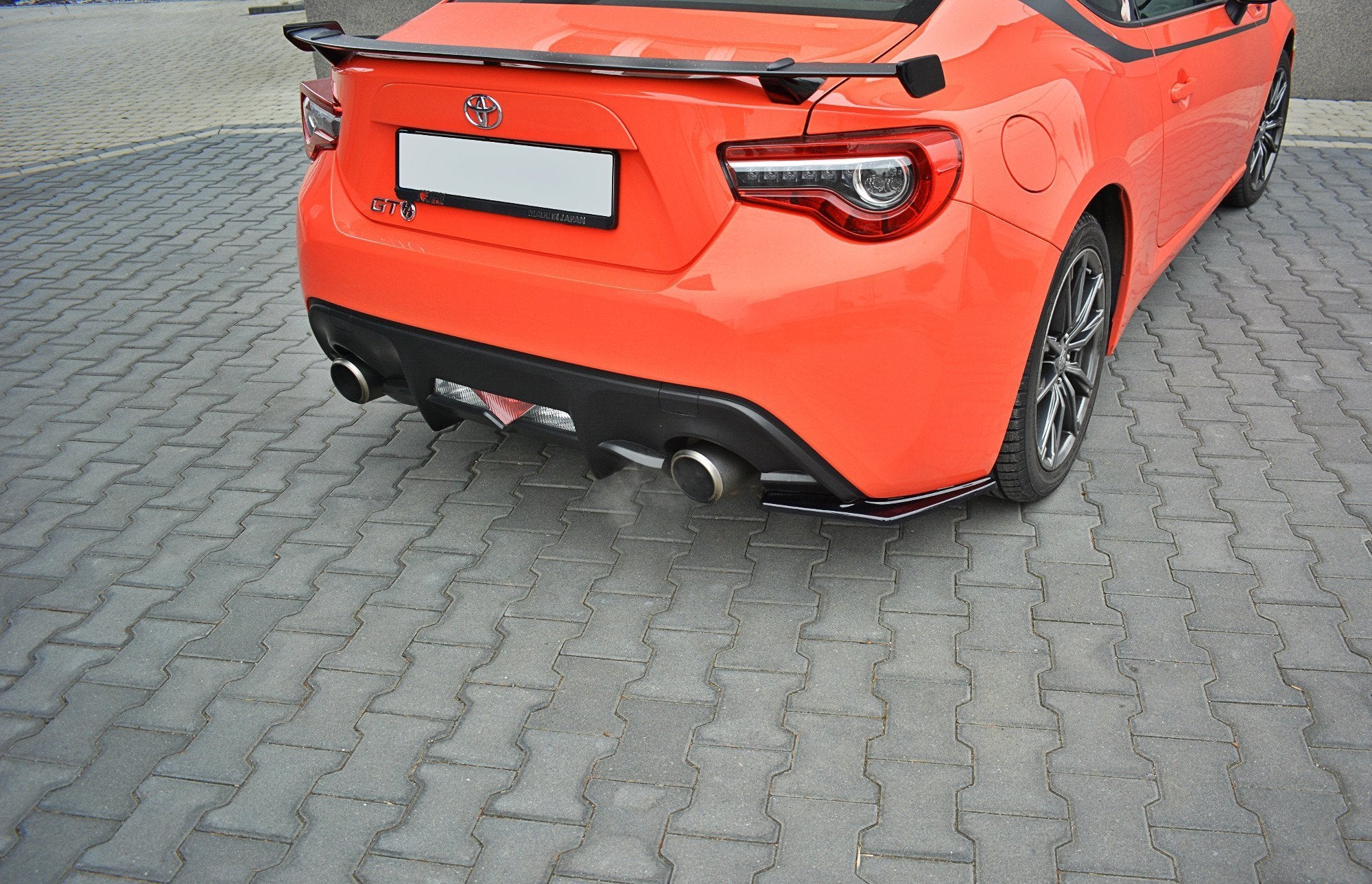 Rear-Side-Splitters-V.1-Toyota-GT86-Facelift---Gloss-Black